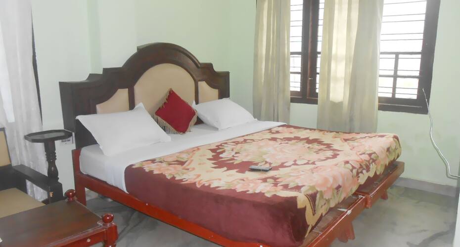 Greeshmam Holiday Inn, Munnar 4